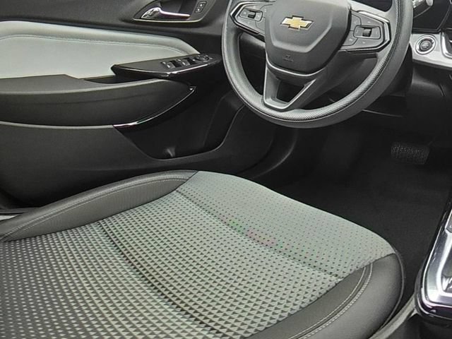 Used 2025 Chevrolet Trax LT FWD image 22
