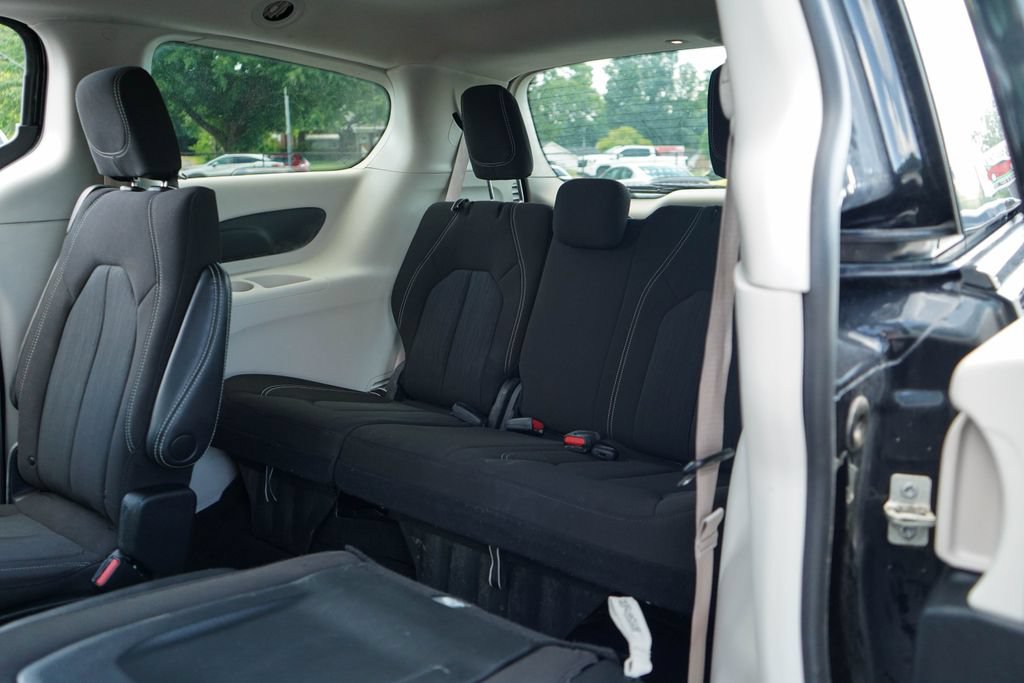 Used 2023 Chrysler Voyager LX FWD image 37