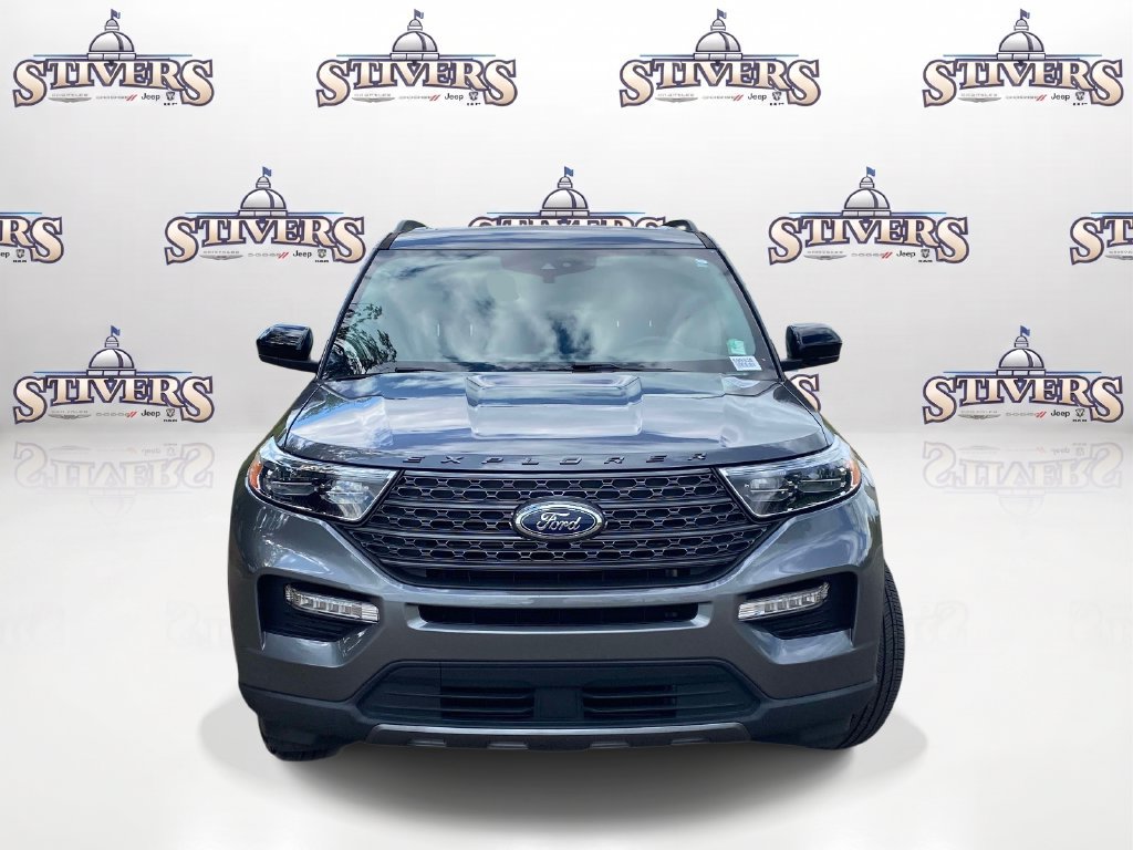 Used 2023 Ford Explorer XLT w/ Equipment Group 202A RWD image 2