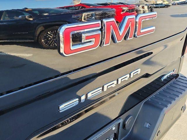Used 2023 GMC Sierra 1500 AT4 w/ AT4 Premium Package AWD/4WD image 7