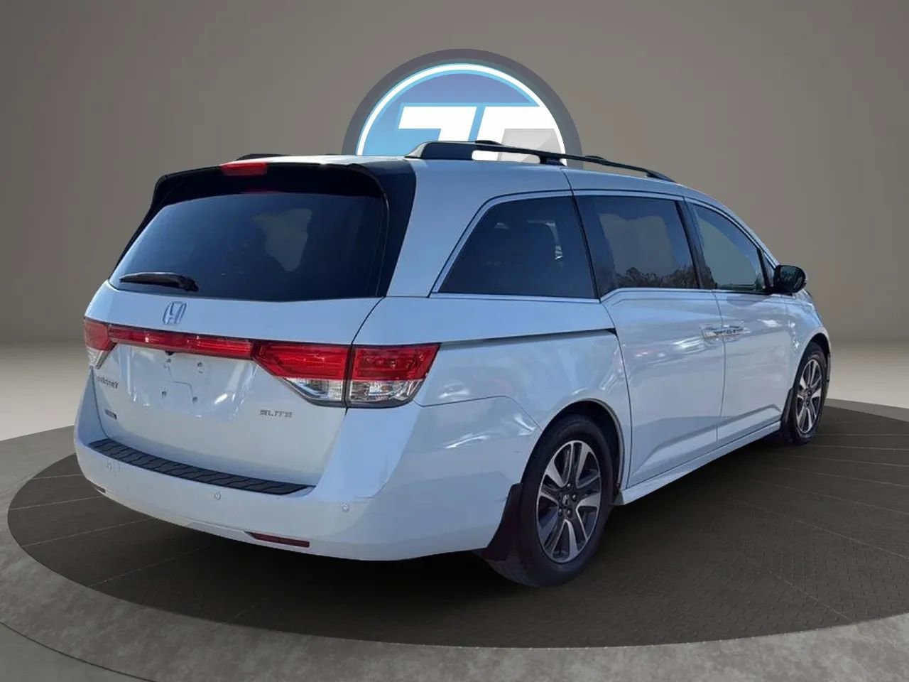 Used 2017 Honda Odyssey Touring Elite image 7