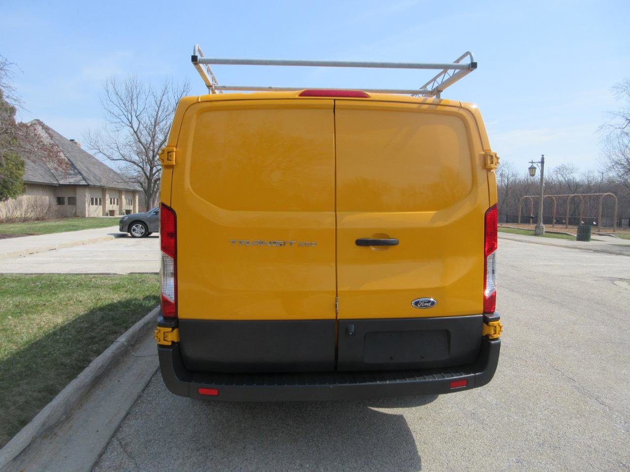 Used 2017 Ford Transit 250 130 Low Roof RWD image 12