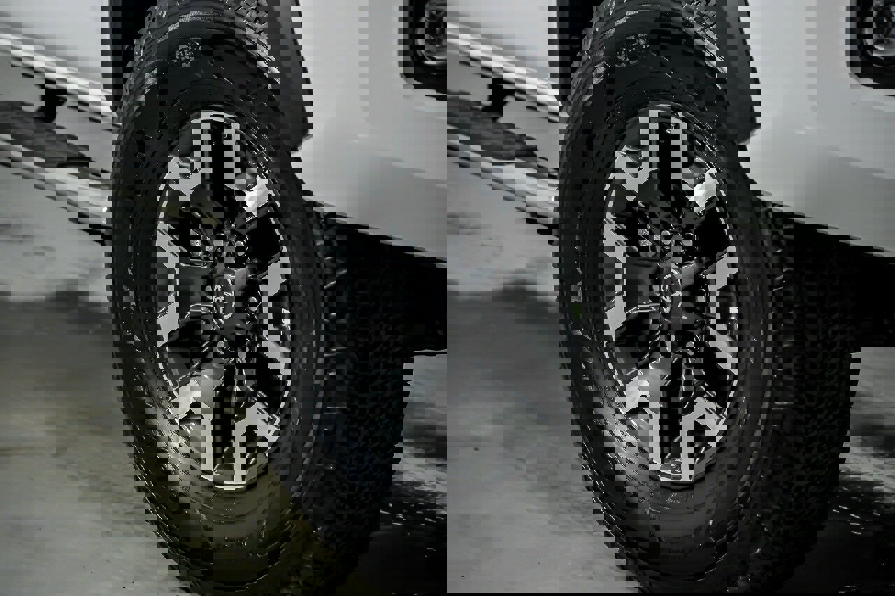 Used 2021 Toyota Tacoma TRD Off-Road image 4