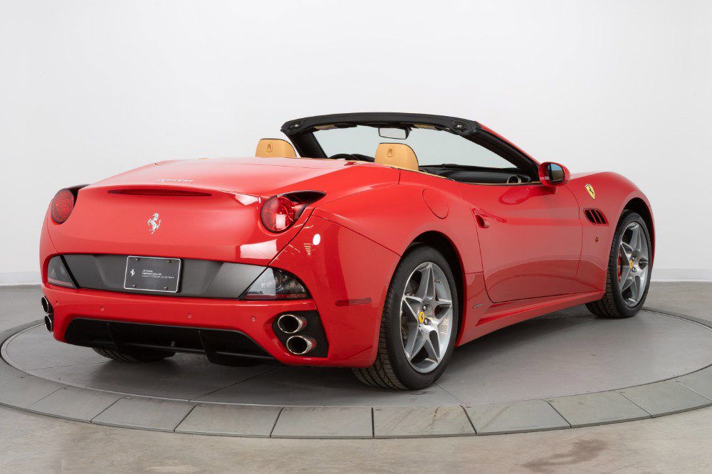 Used 2011 Ferrari California image 7