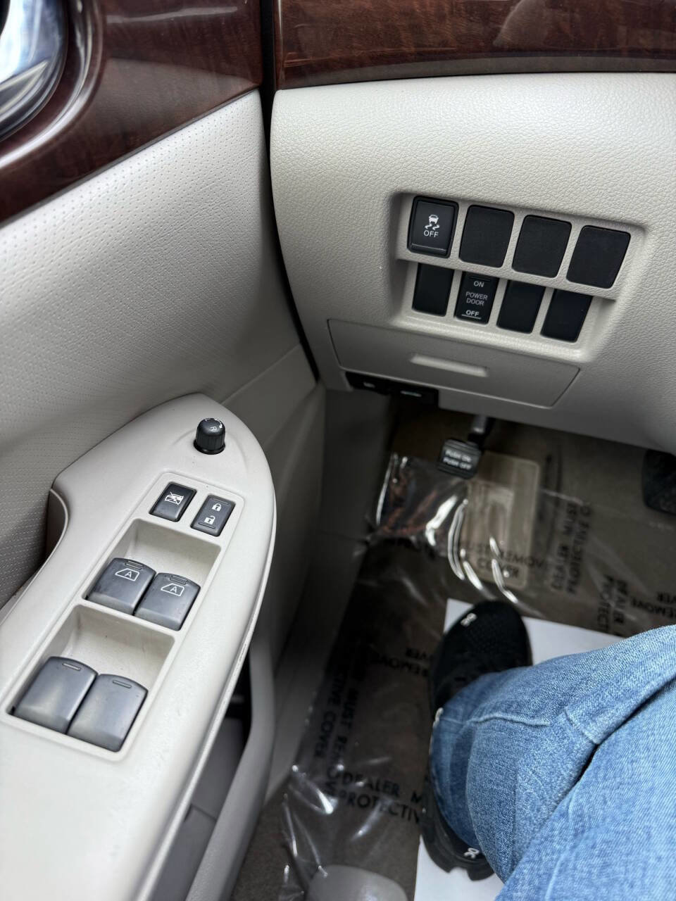 Used 2017 Nissan Quest SV image 22