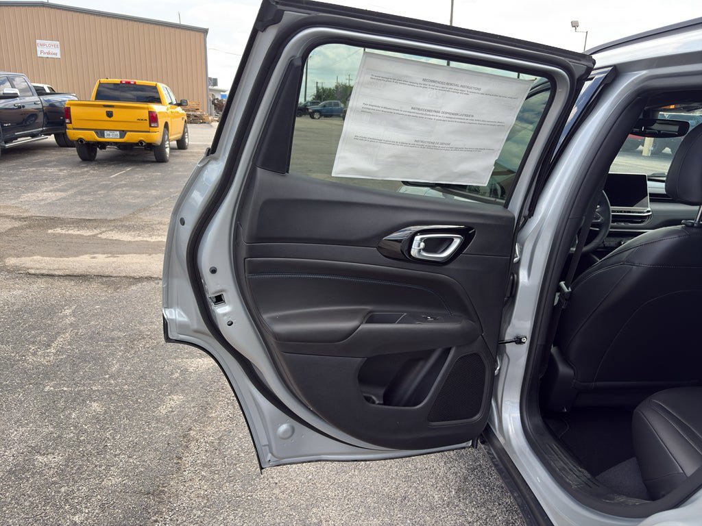 New 2026 Jeep Compass Latitude AWD/4WD image 13