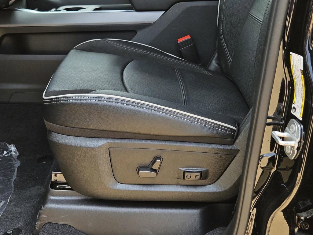 New 2025 RAM 3500 Laramie image 18