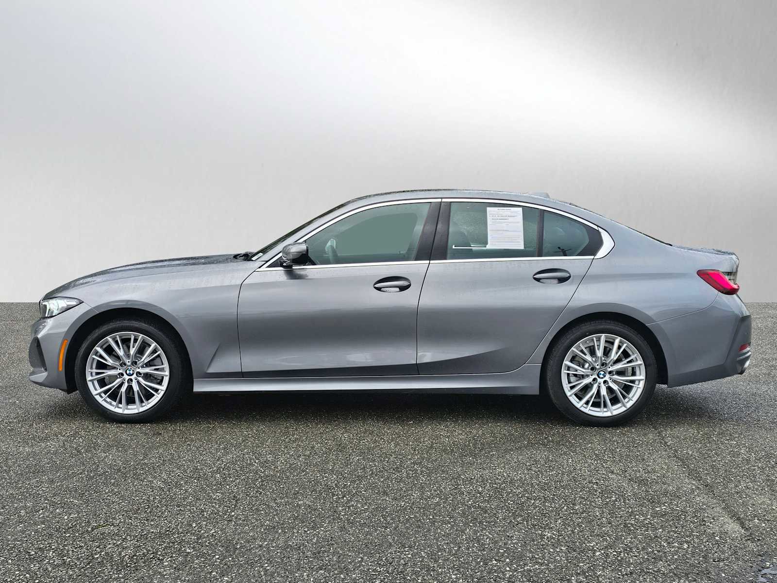 Used 2024 BMW 330i xDrive Sedan w/ Convenience Package image 6