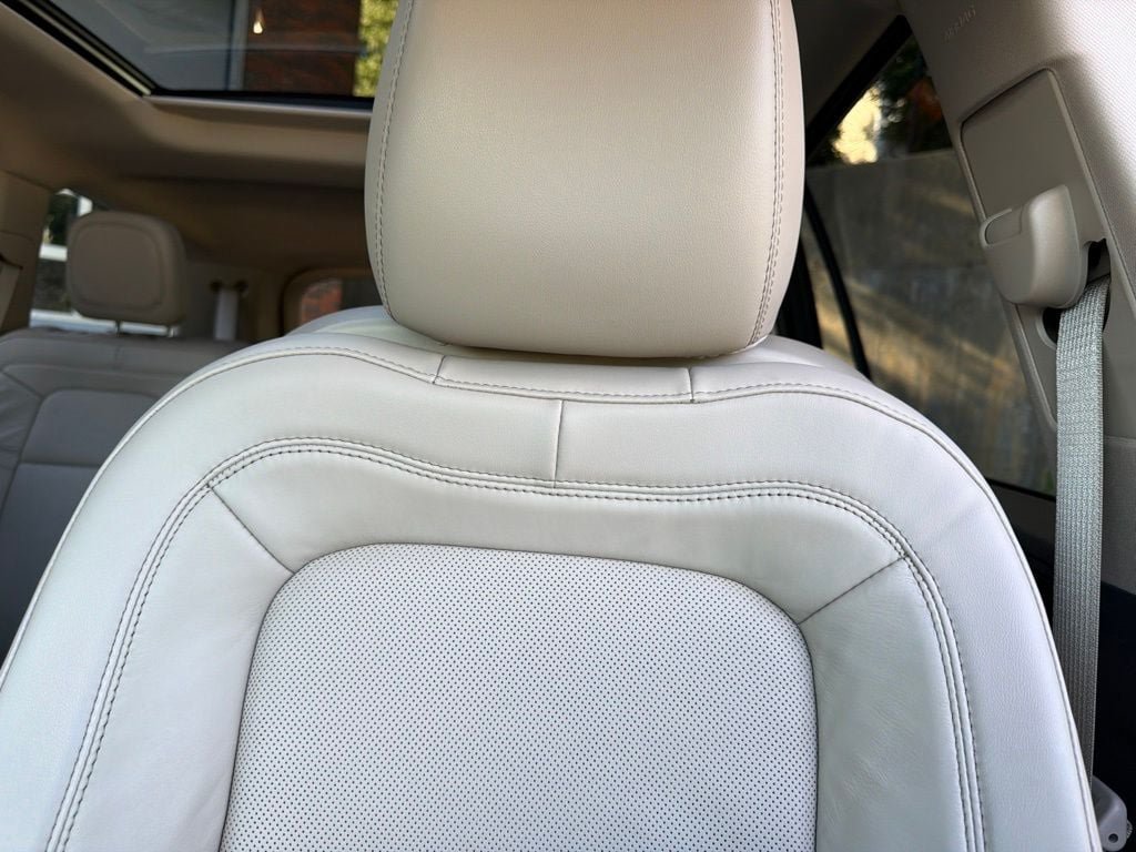 Used 2021 Lincoln Aviator Reserve w/ Equipment Group 201A AWD/4WD image 15