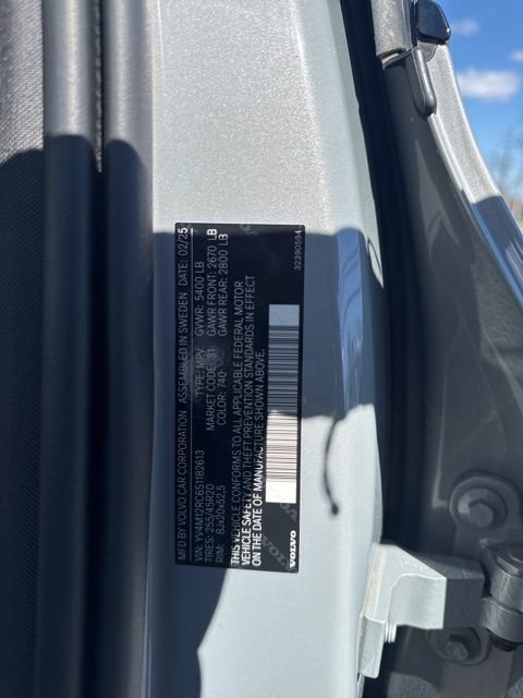 Certified 2025 Volvo XC60 B5 Plus image 28