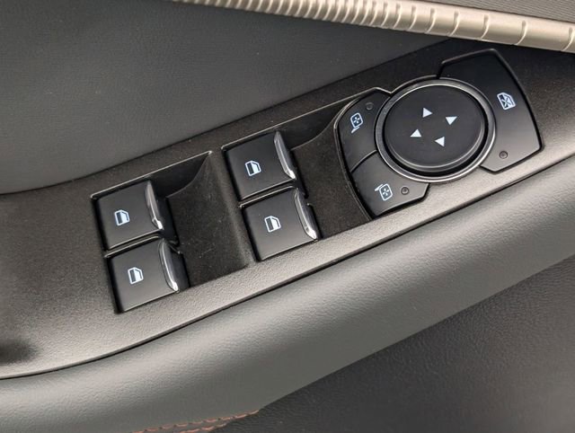 Used 2025 Ford Explorer Active image 12