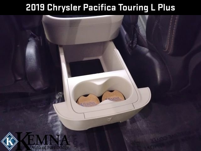 Used 2019 Chrysler Pacifica Touring-L Plus image 20