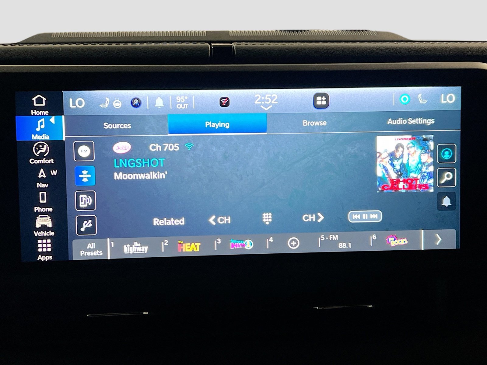 Used 2024 Jeep Wrangler Unlimited Rubicon 4xe AWD/4WD image 11