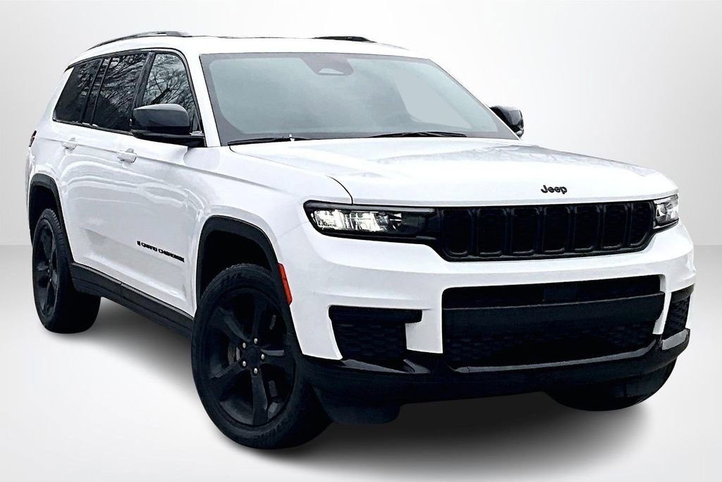 Used 2023 Jeep Grand Cherokee L Laredo image 3