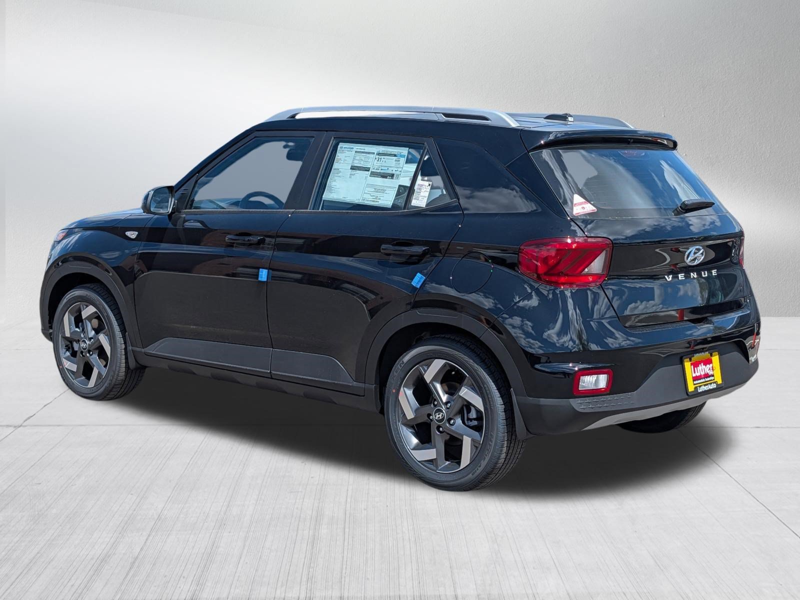 New 2026 Hyundai Venue SEL FWD image 3