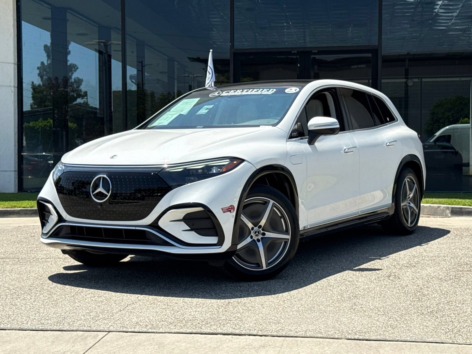 Used 2023 Mercedes-Benz EQS 580 4MATIC SUV image 2