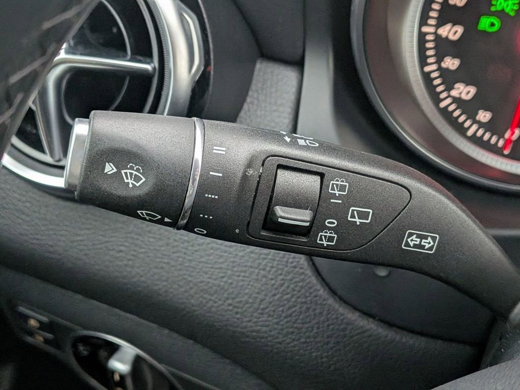 Used 2020 Mercedes-Benz GLA 250 4MATIC w/ Premium Package image 23