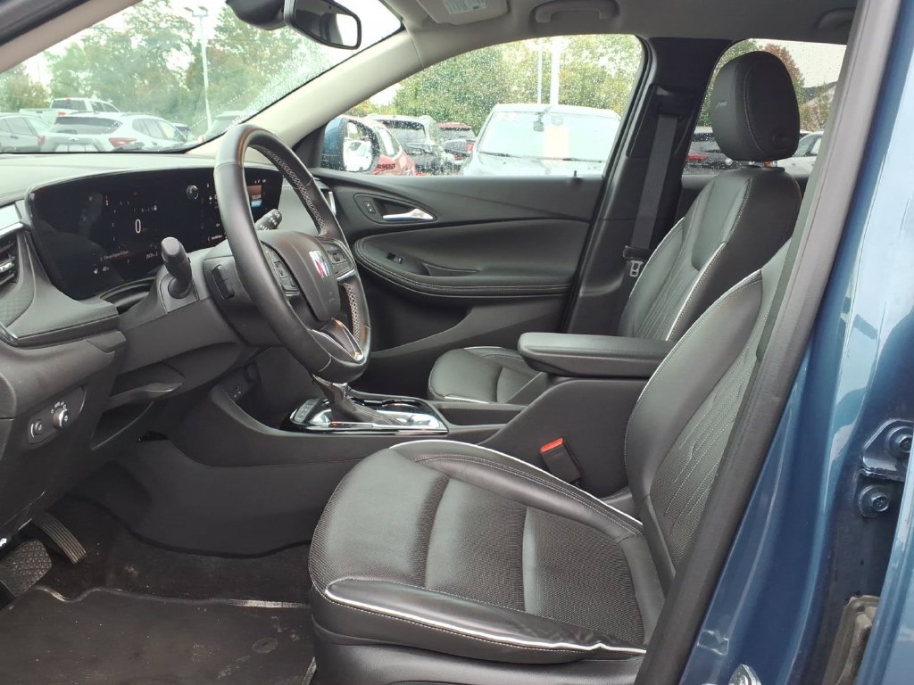 Used 2024 Buick Encore GX Avenir w/ Avenir Convenience Package AWD/4WD image 12