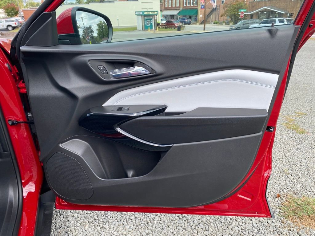 New 2026 Chevrolet Trax LT image 21