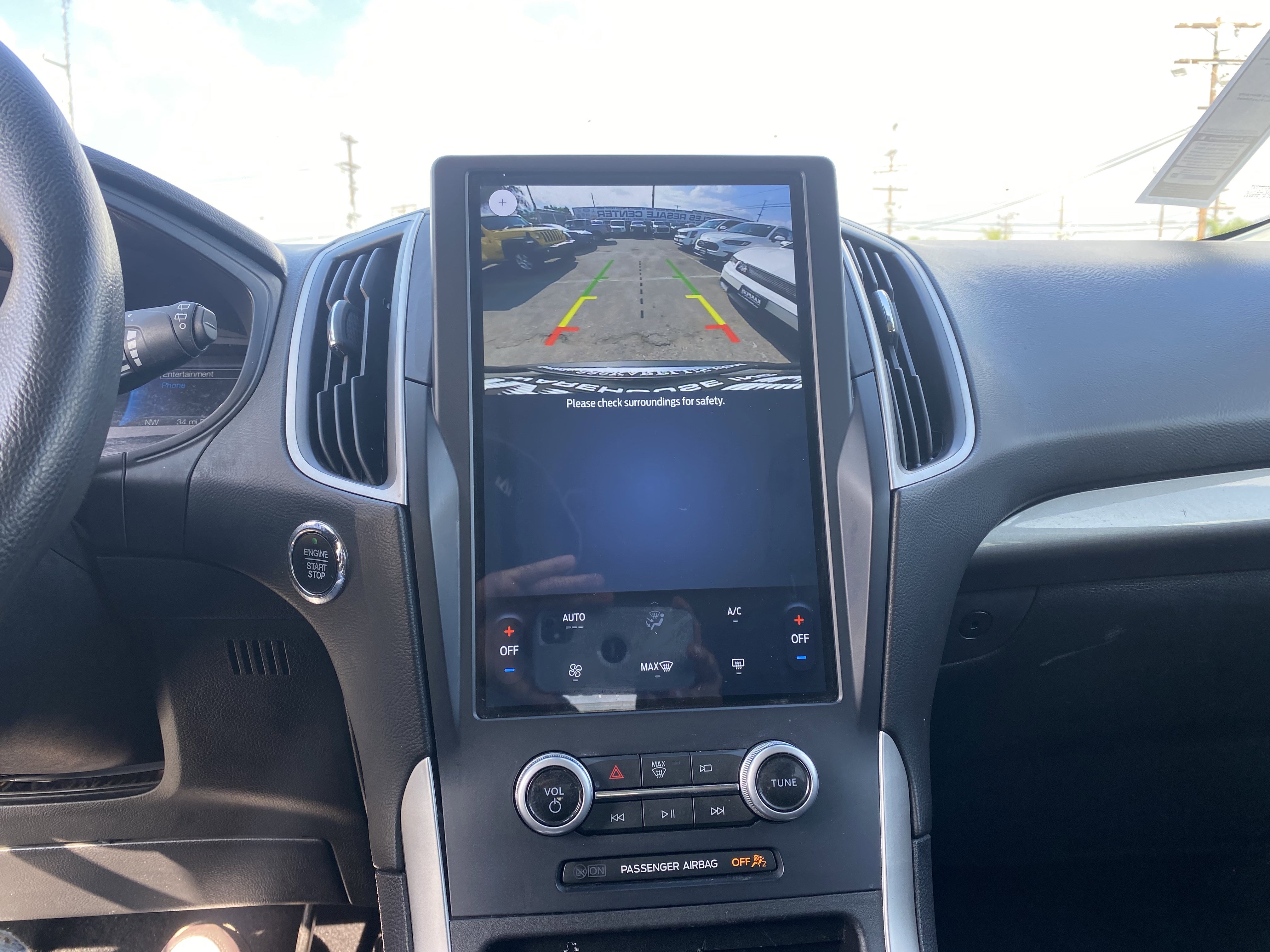 Used 2023 Ford Edge SE image 14