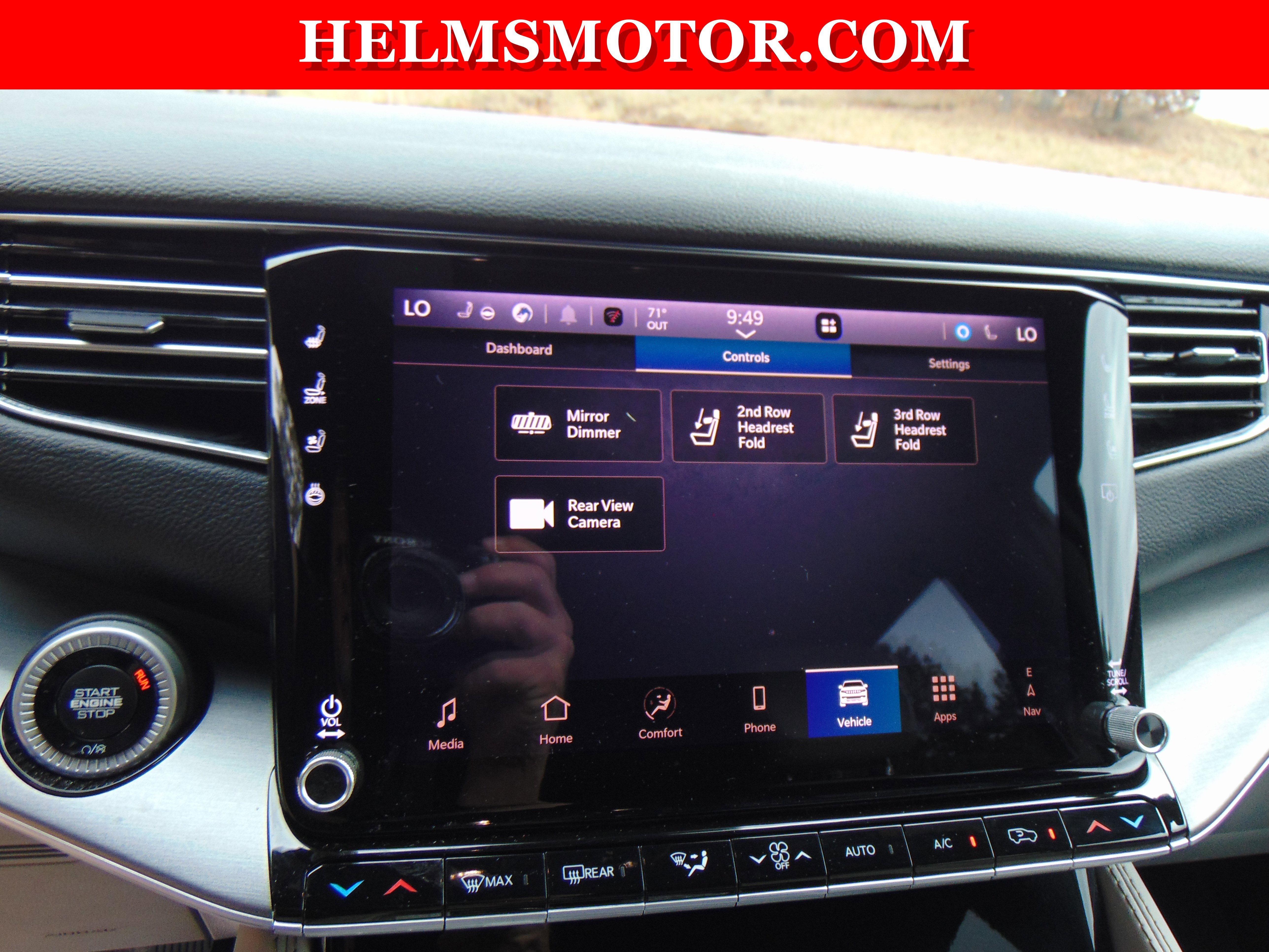 Certified 2025 Jeep Wagoneer 4WD image 36