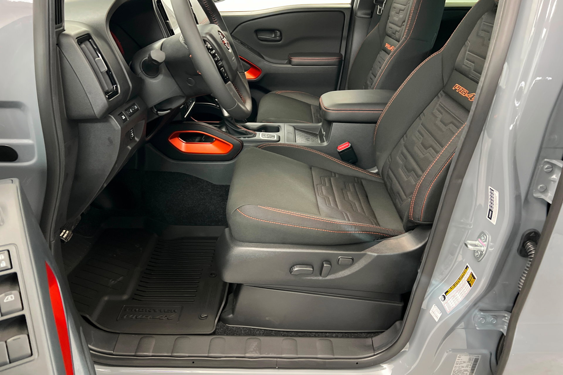 New 2026 Nissan Frontier PRO-4X w/ Pro-4x Convenience Package image 17