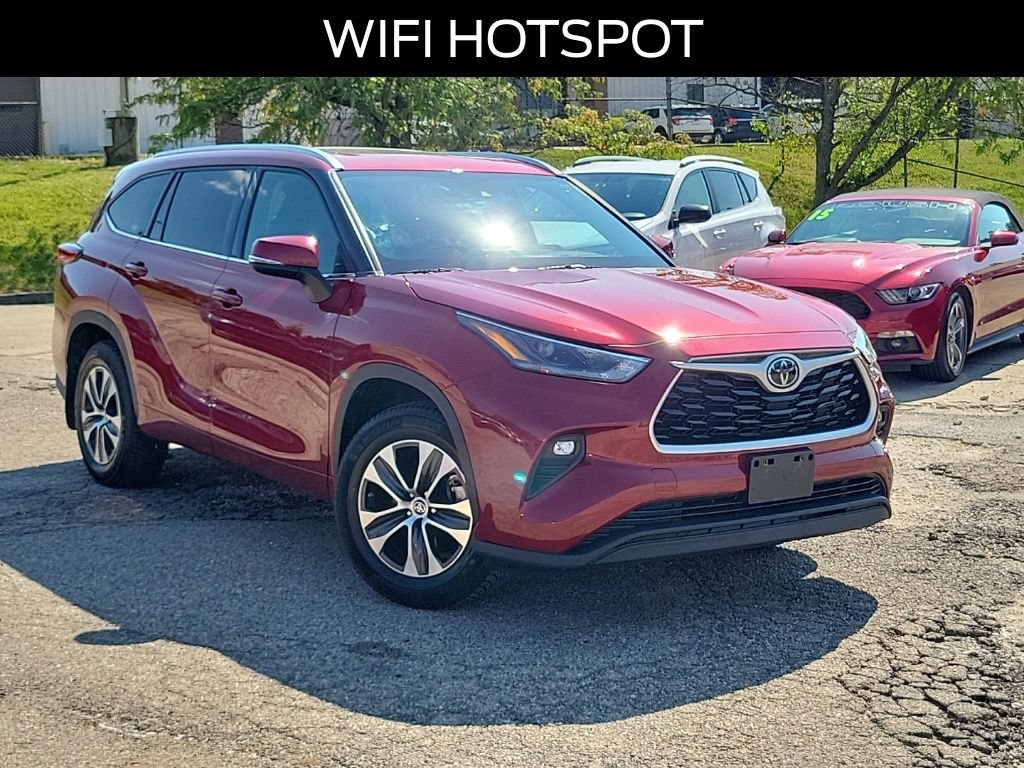 Used 2021 Toyota Highlander XLE AWD/4WD image 33
