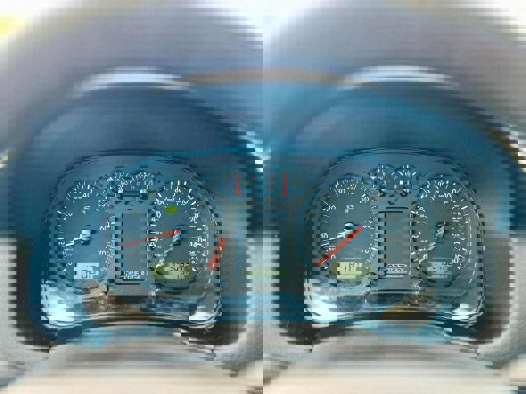 Used 2005 Volkswagen Golf GL image 15