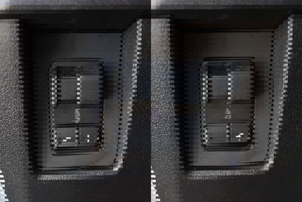 Used 2025 GMC Canyon Elevation w/ Convenience Package image 24