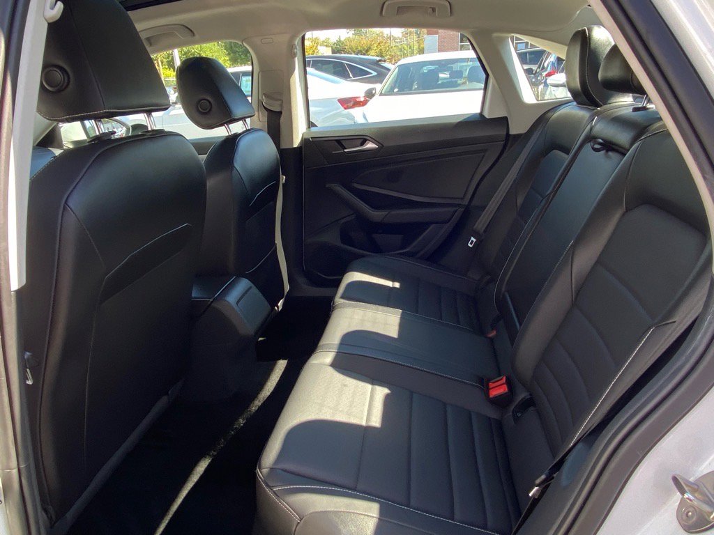 Used 2022 Volkswagen Jetta SE image 18