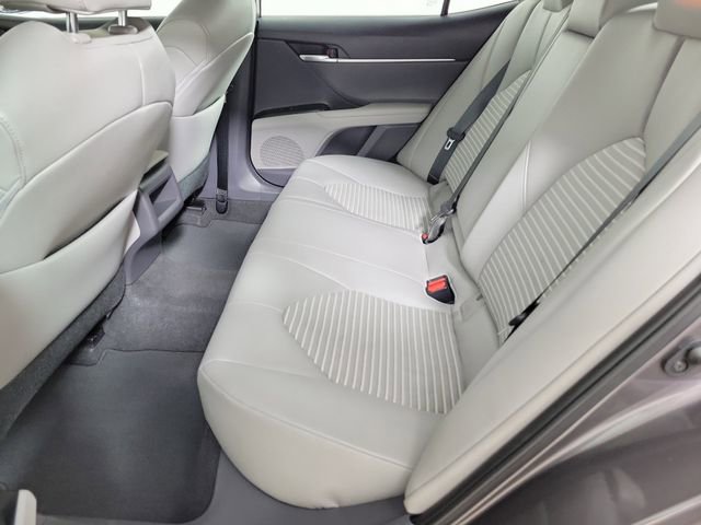 Used 2019 Toyota Camry SE w/ Convenience Package FWD image 12