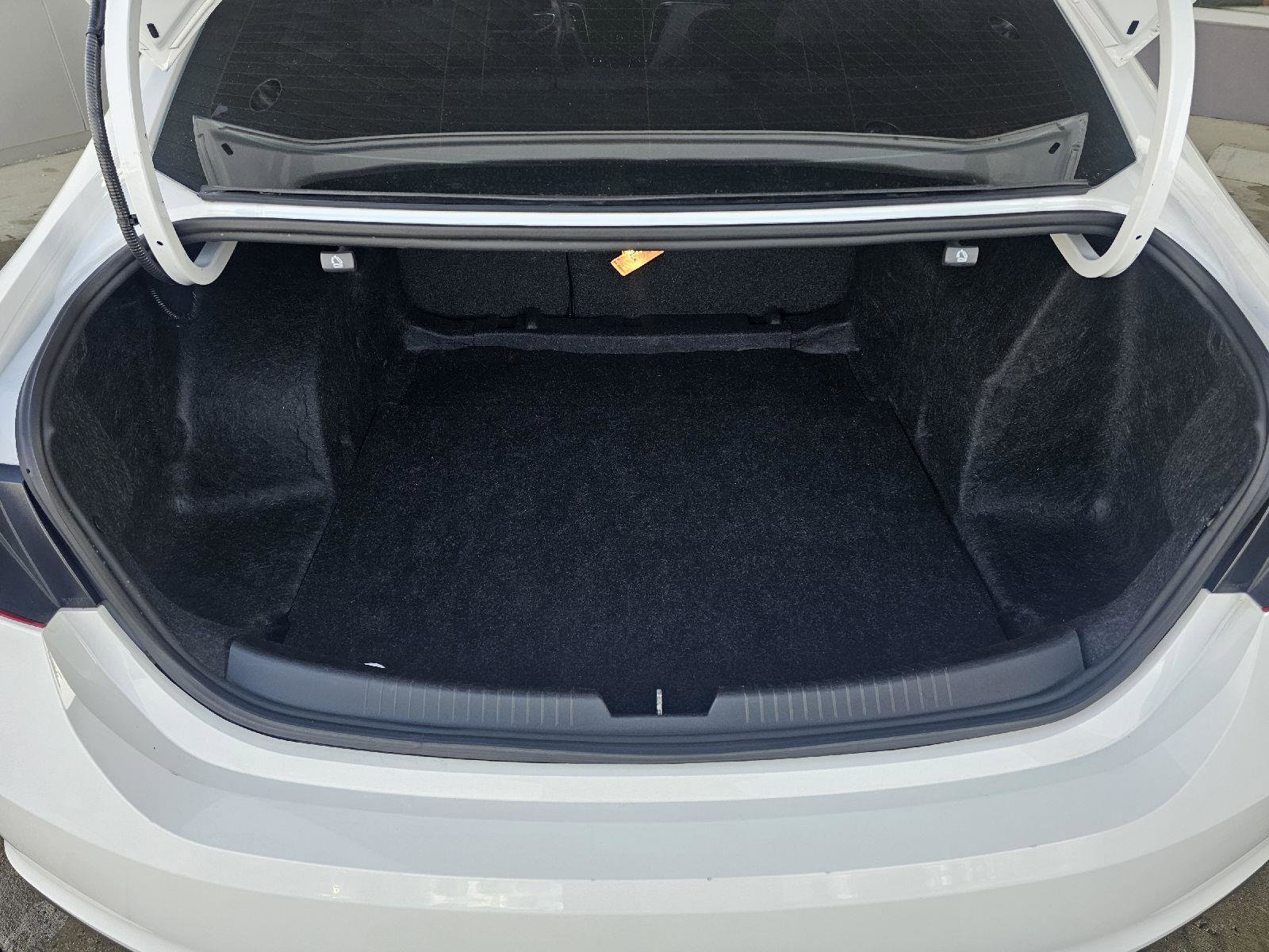 Used 2022 Chevrolet Malibu LT image 15