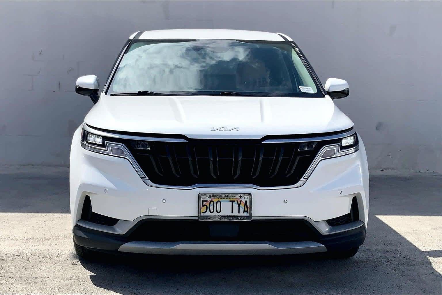 Used 2023 Kia Carnival EX FWD image 6