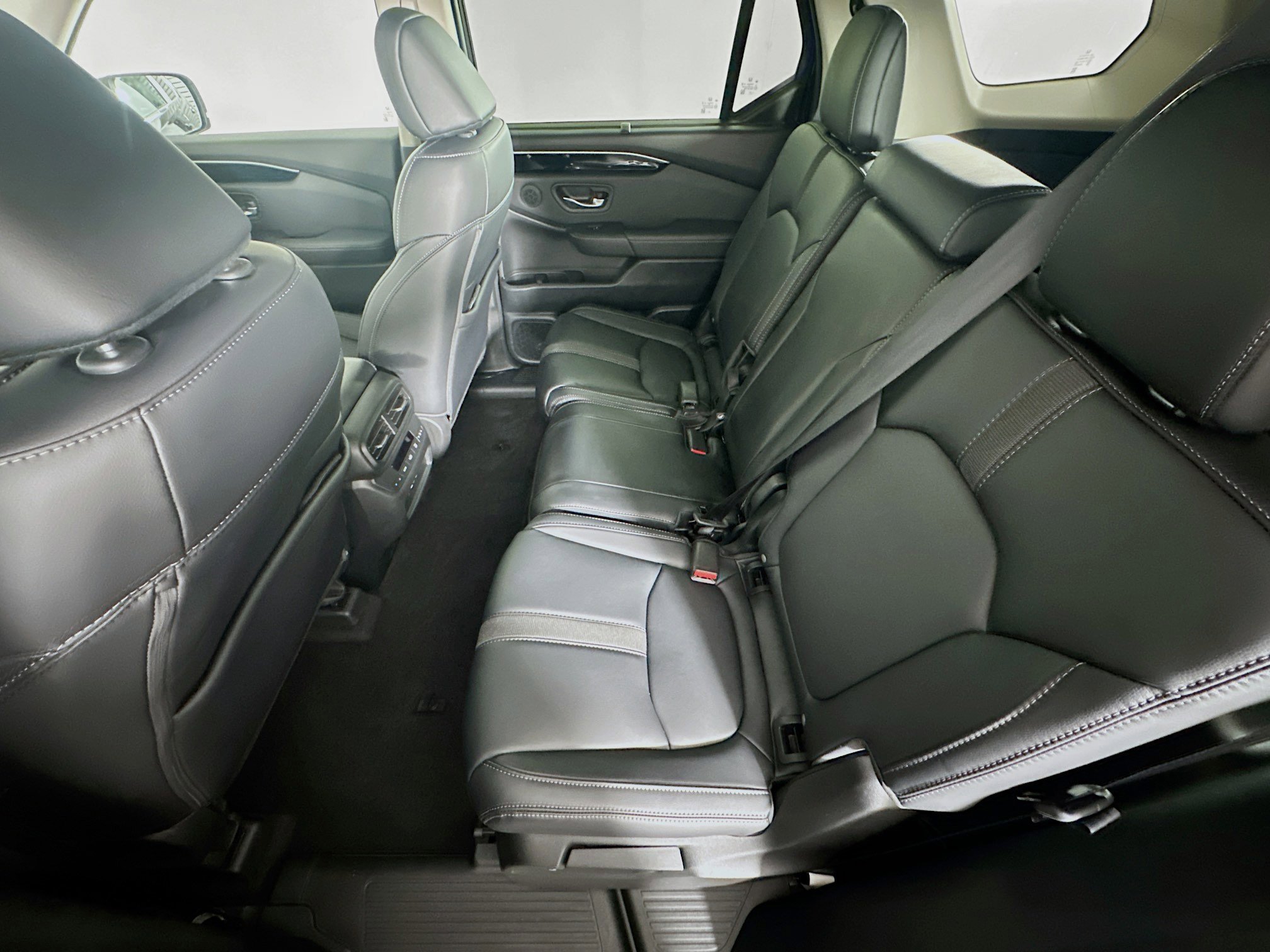 Used 2025 Honda Pilot EX-L image 28
