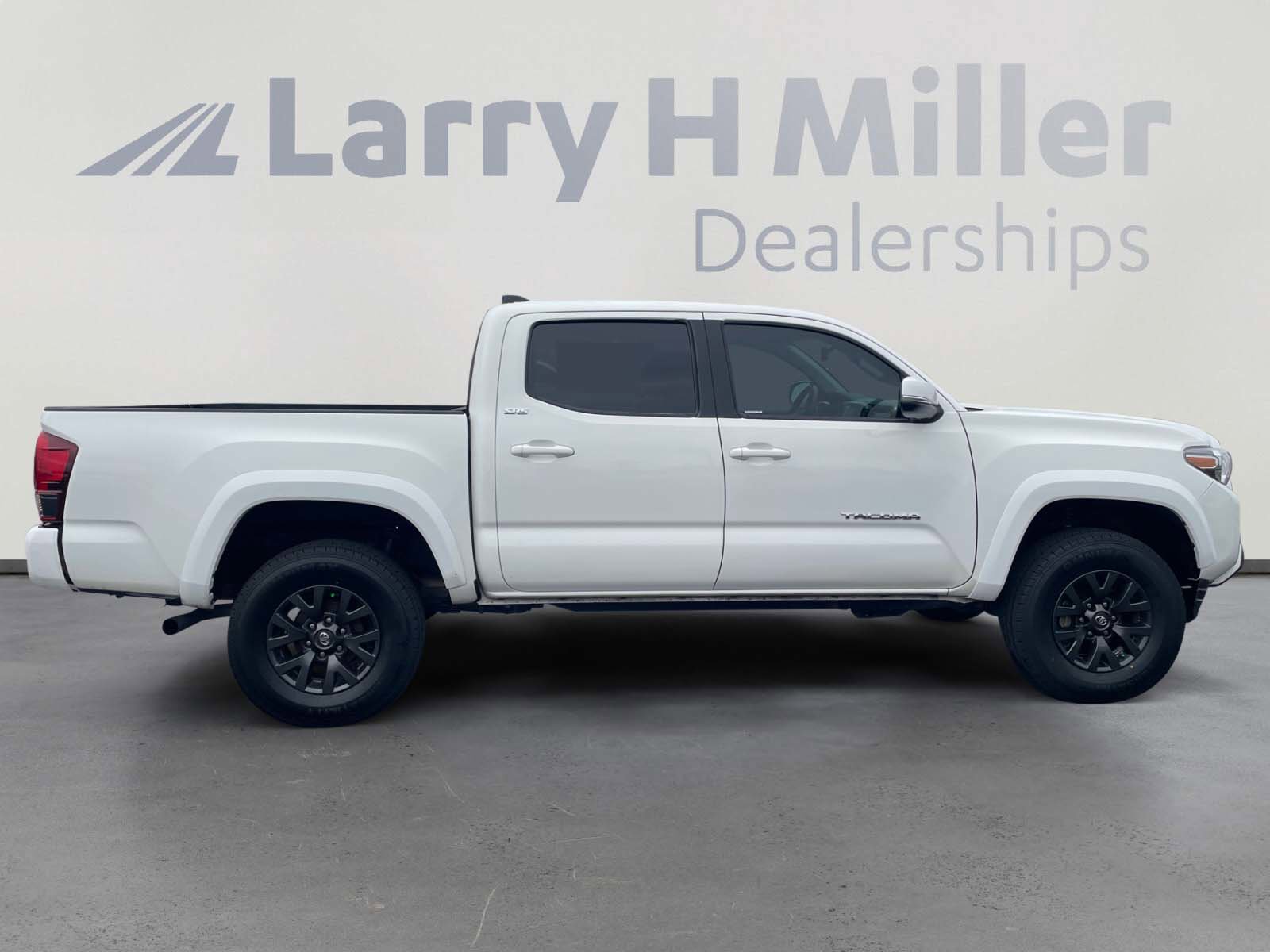 Certified 2022 Toyota Tacoma SR5 w/ Technology Package image 6