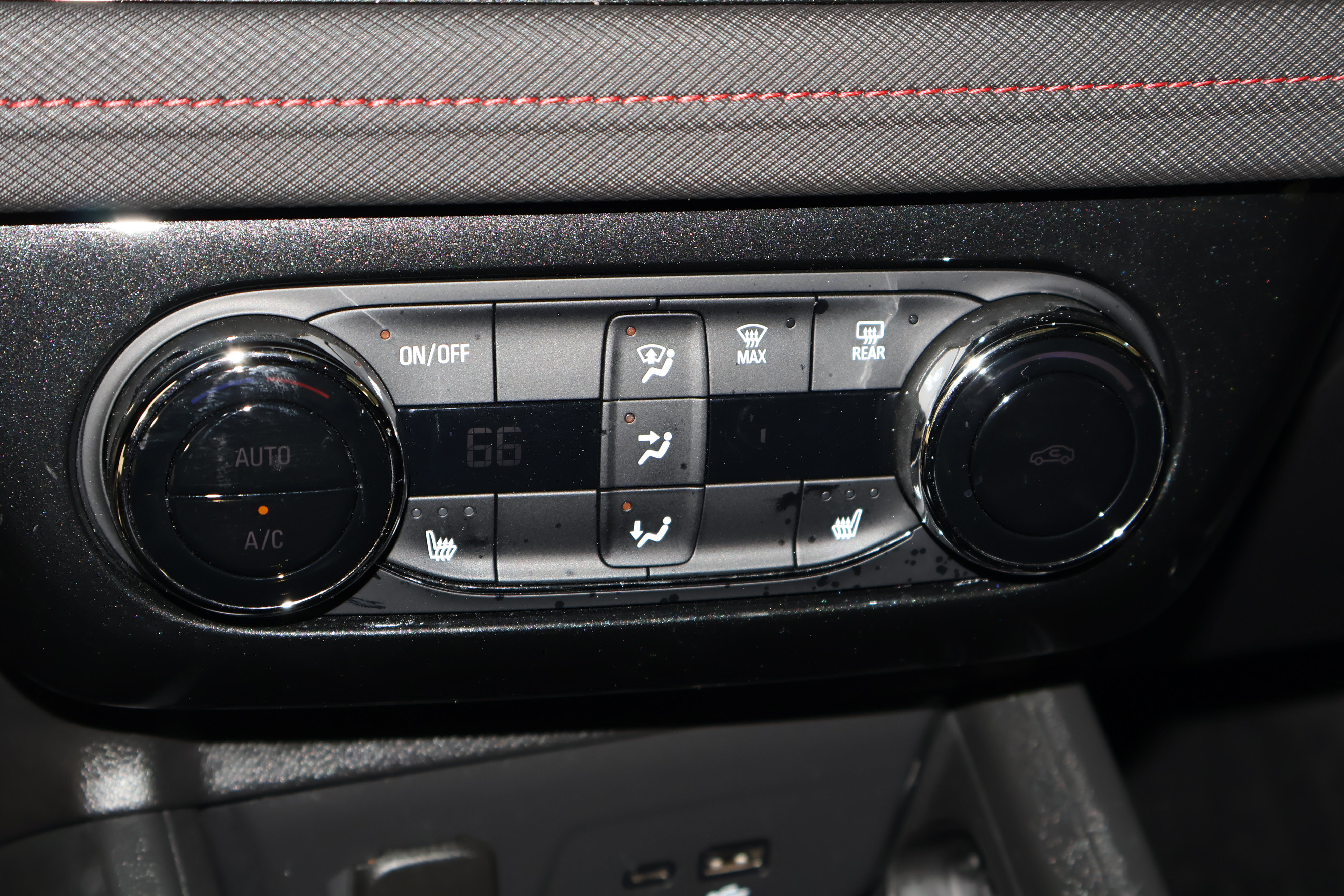 Used 2025 Chevrolet TrailBlazer RS w/ Convenience Package image 29