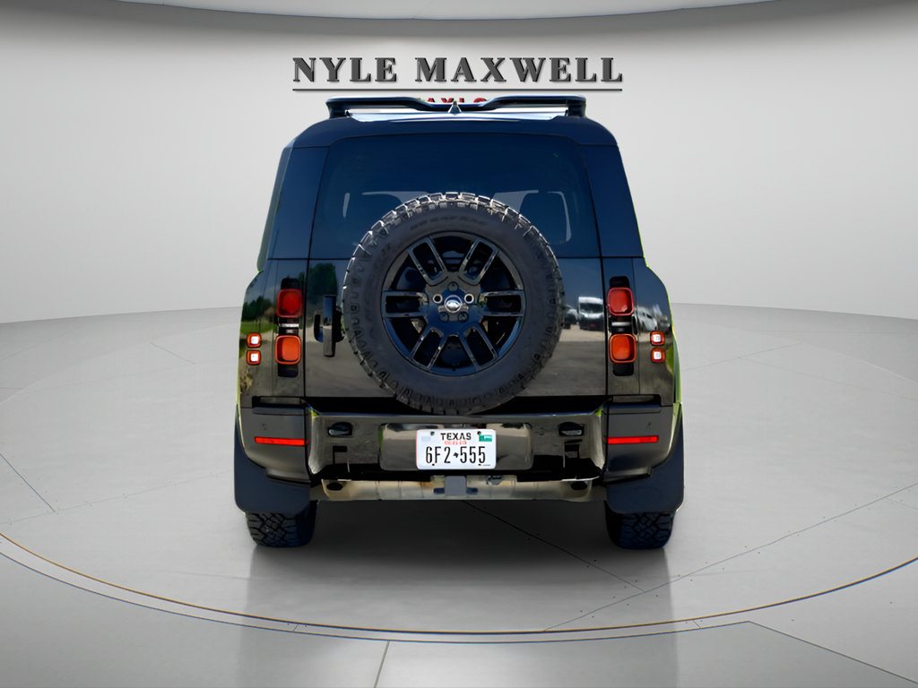 Used 2023 Land Rover Defender 130 SE AWD/4WD image 8
