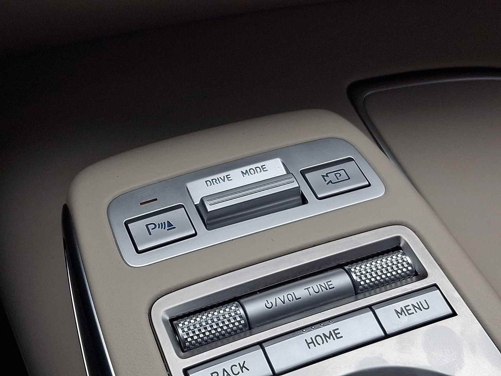 Used 2022 Genesis GV70 2.5T w/ Advanced Package image 25