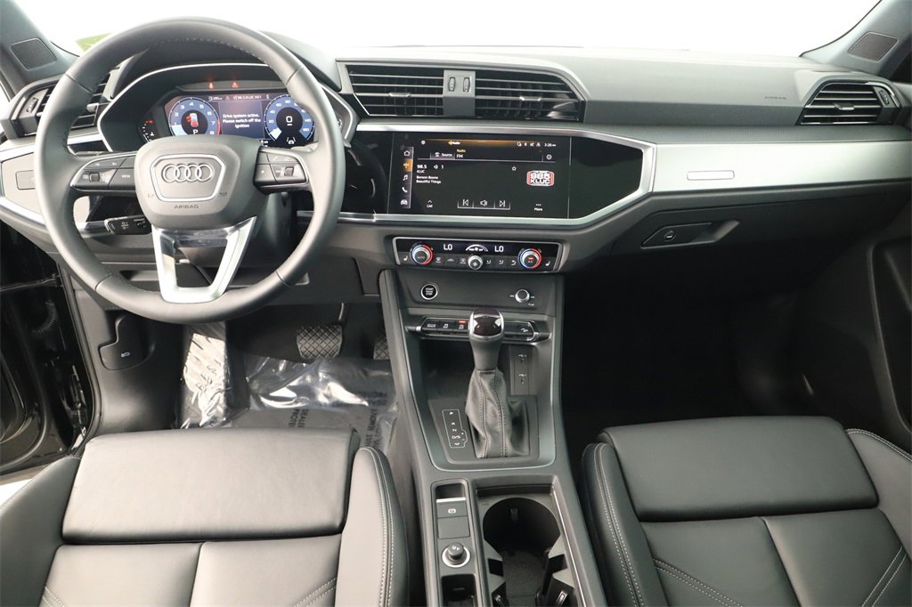 Certified 2025 Audi Q3 2.0T Premium w/ Convenience Package image 18