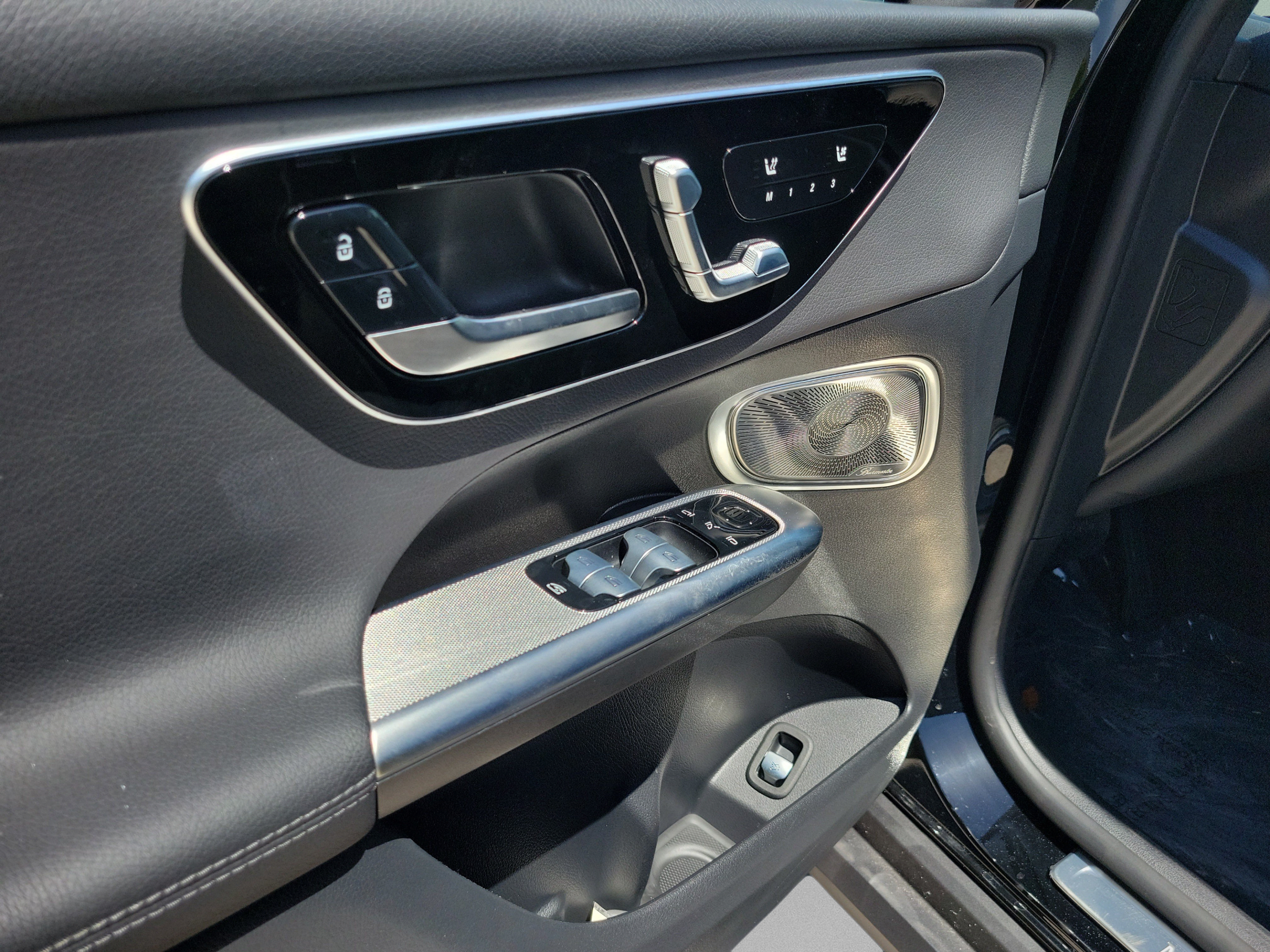 Certified 2025 Mercedes-Benz GLC 300 image 17