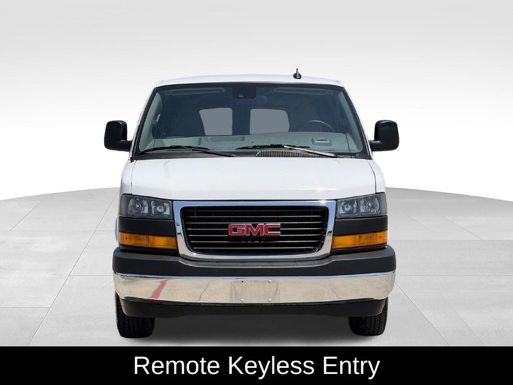 Used 2025 GMC Savana 3500 LT w/ LT Preferred Equipment Group RWD image 3