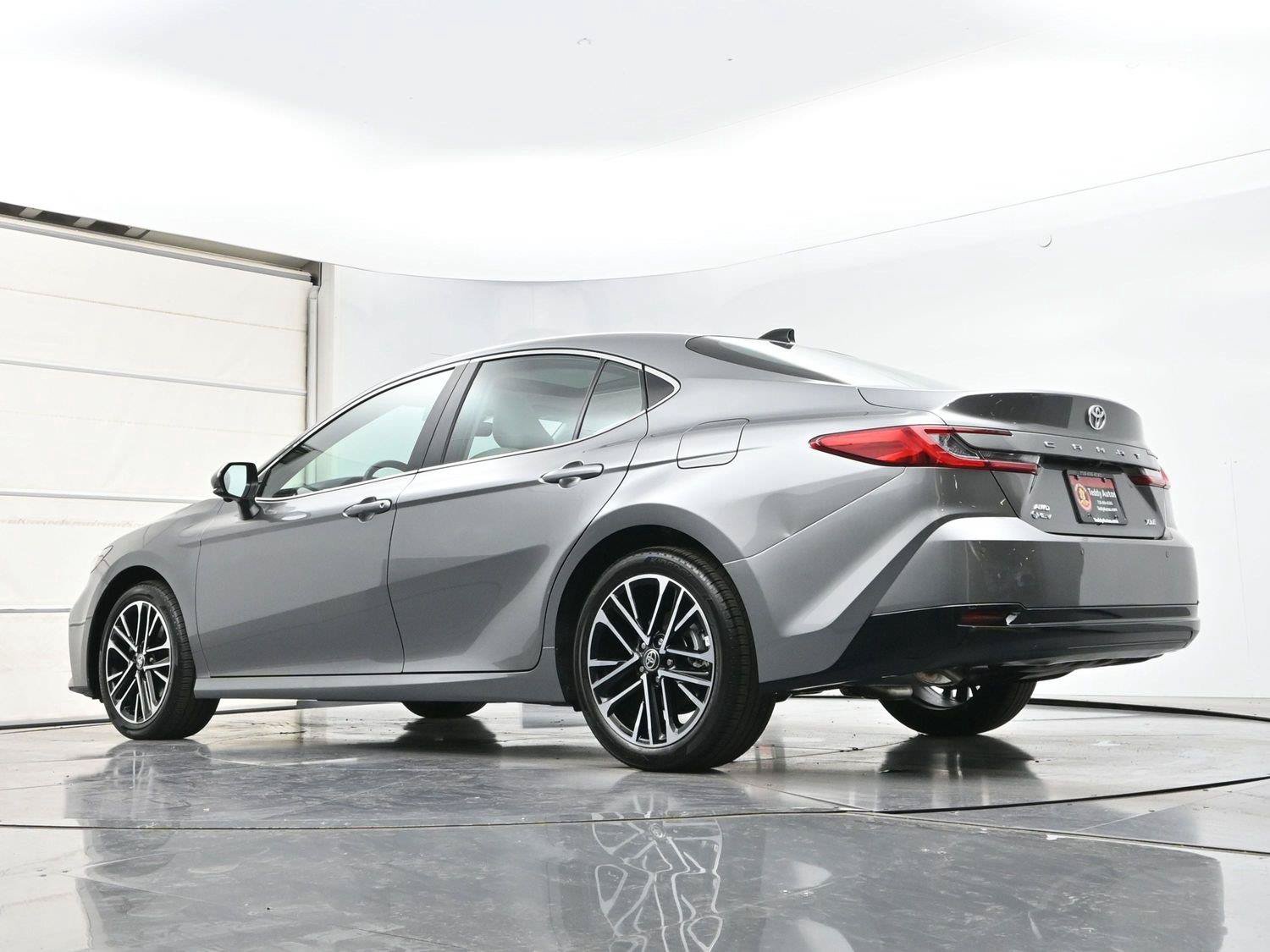 Used 2025 Toyota Camry XLE w/ Premium Plus Package AWD/4WD image 32