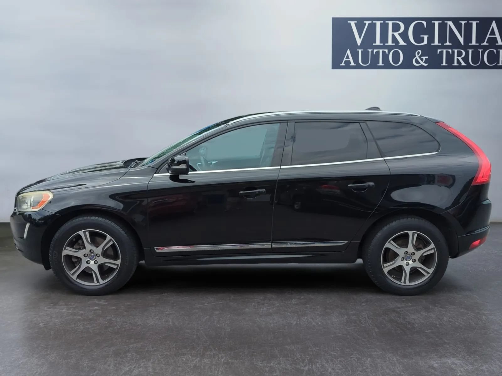 Used 2014 Volvo XC60 T6 AWD/4WD image 2