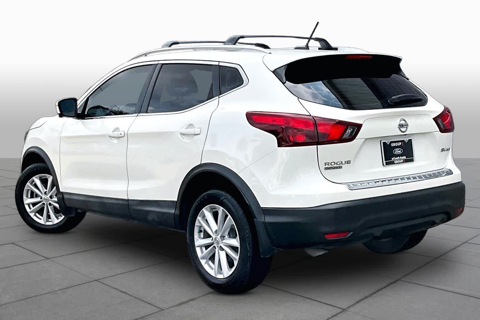 Used 2018 Nissan Rogue Sport SV w/ SV Technology Package AWD/4WD image 12