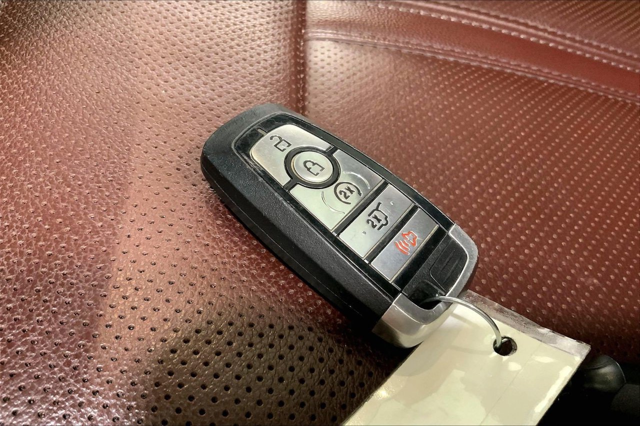 Used 2023 Ford Expedition Max Limited AWD/4WD image 11
