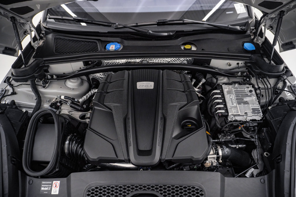 Certified 2026 Porsche Macan S AWD/4WD image 29
