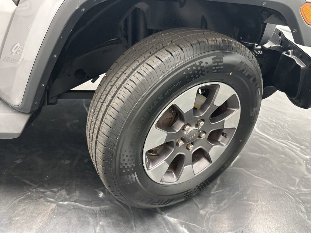 Used 2018 Jeep Wrangler Unlimited Sahara image 32