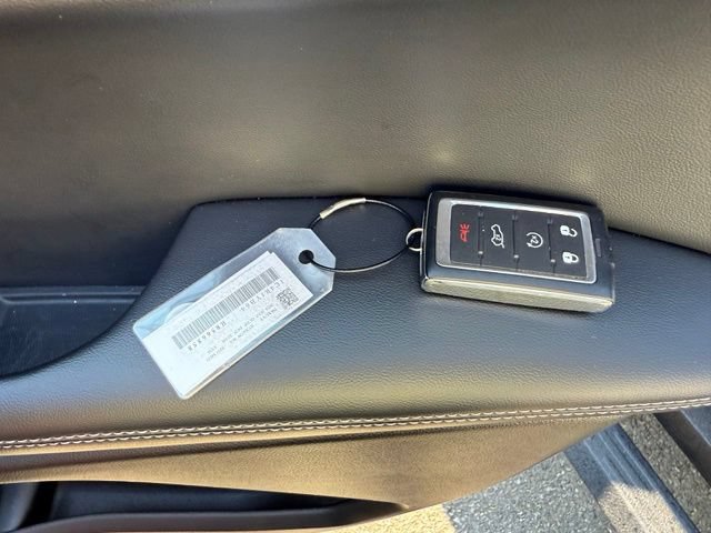 Used 2024 Chrysler Pacifica Limited FWD image 28