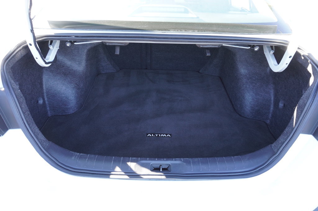 Certified 2025 Nissan Altima 2.5 SV FWD image 8