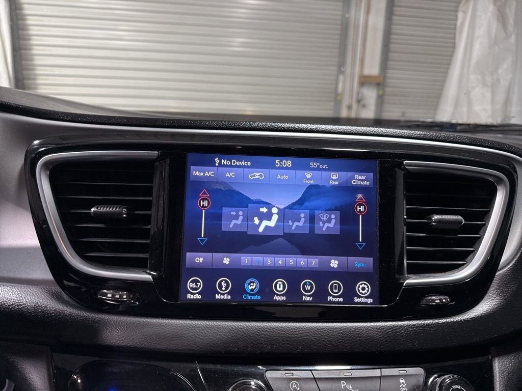 Used 2019 Chrysler Pacifica Touring Plus w/ S Appearance Package image 31